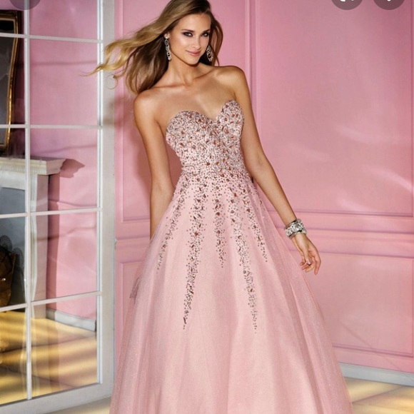 Prom dress! - Picture 7 of 7